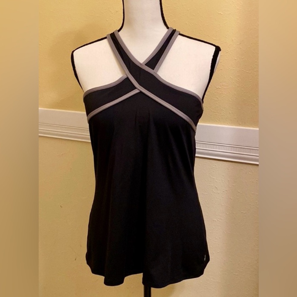 Fabletics Ladies Top W/ Built In Bra; Medium; Bla… - image 1